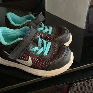 Nike Shoes - Nike shoes Nike Shoes - Nike shoes